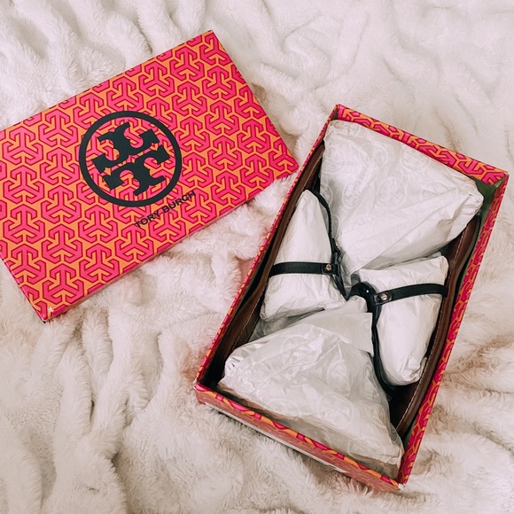 COPY - Tory Burch Black Gabriel Flat Thong - Picture 3 of 8